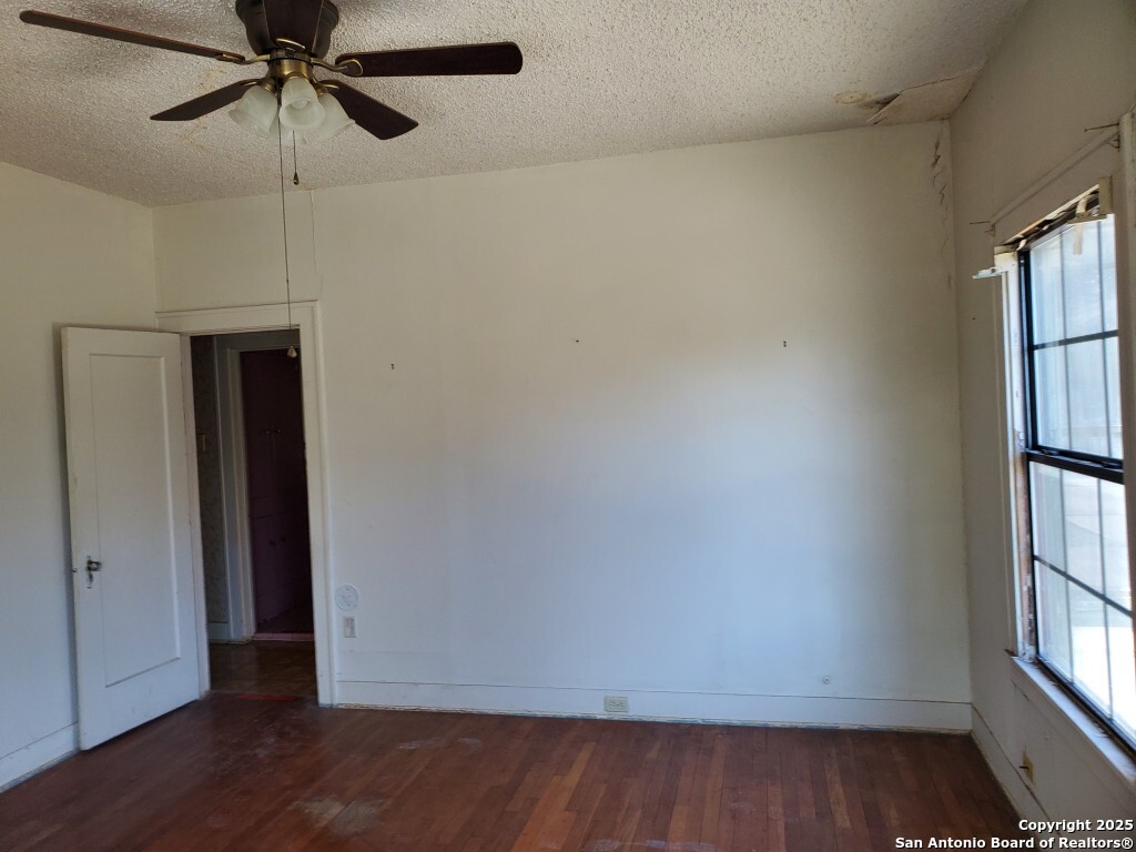 105 E Bonner Ave