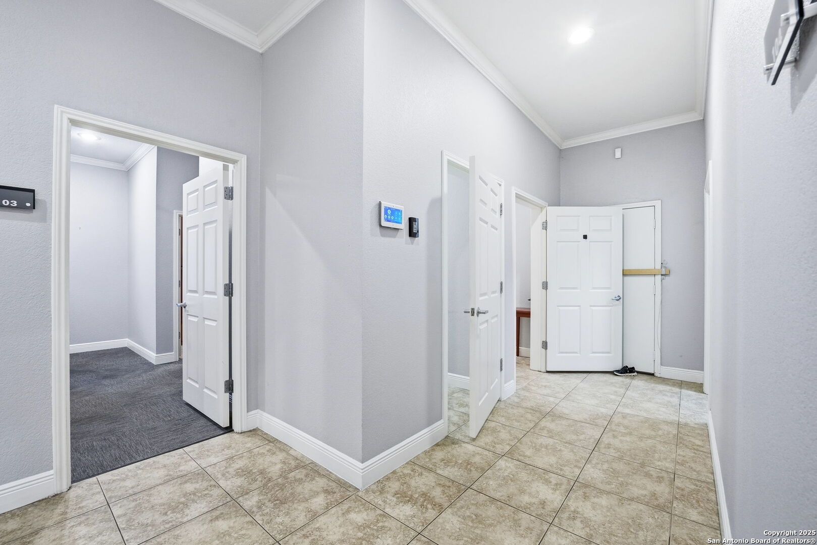 15303 Huebner Unit: 3