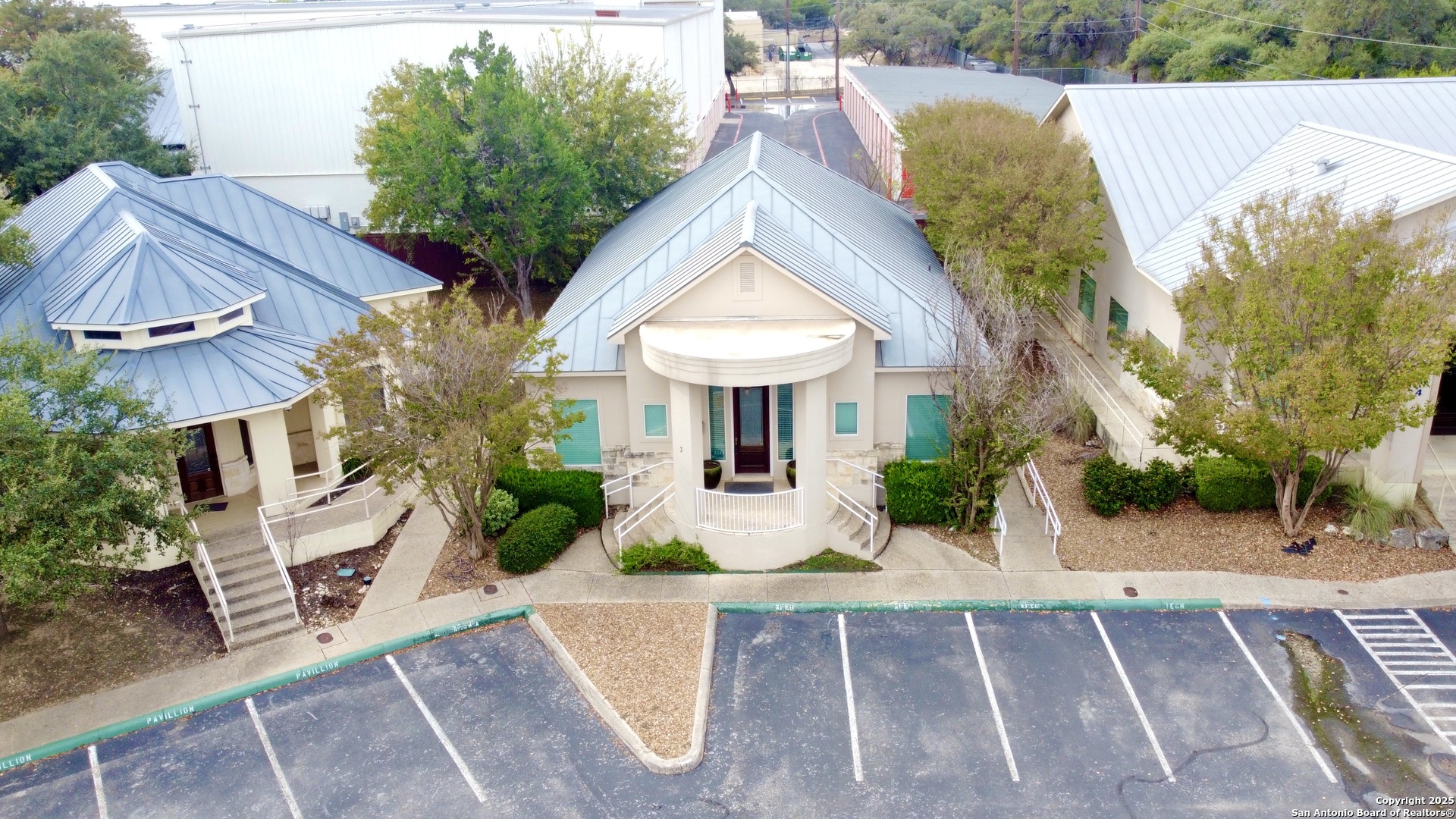 15303 Huebner Unit: 3