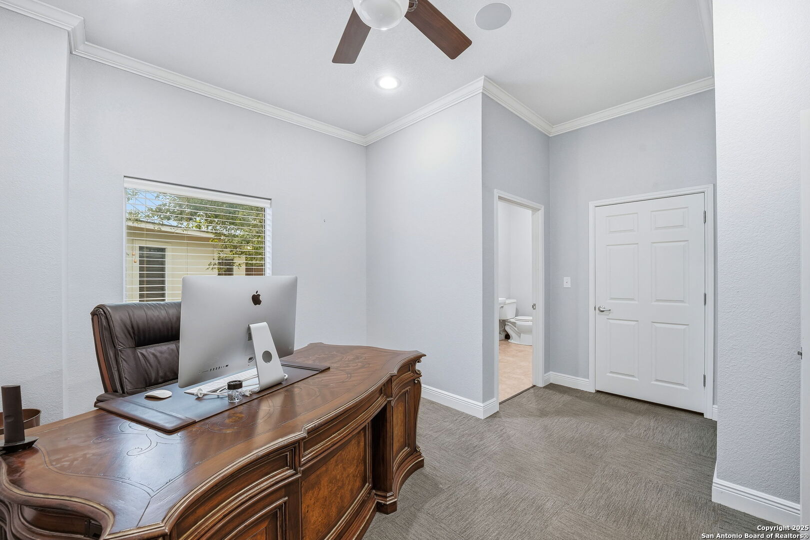 15303 Huebner Unit: 3