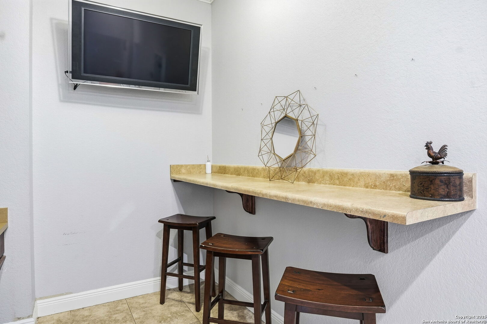 15303 Huebner Unit: 3