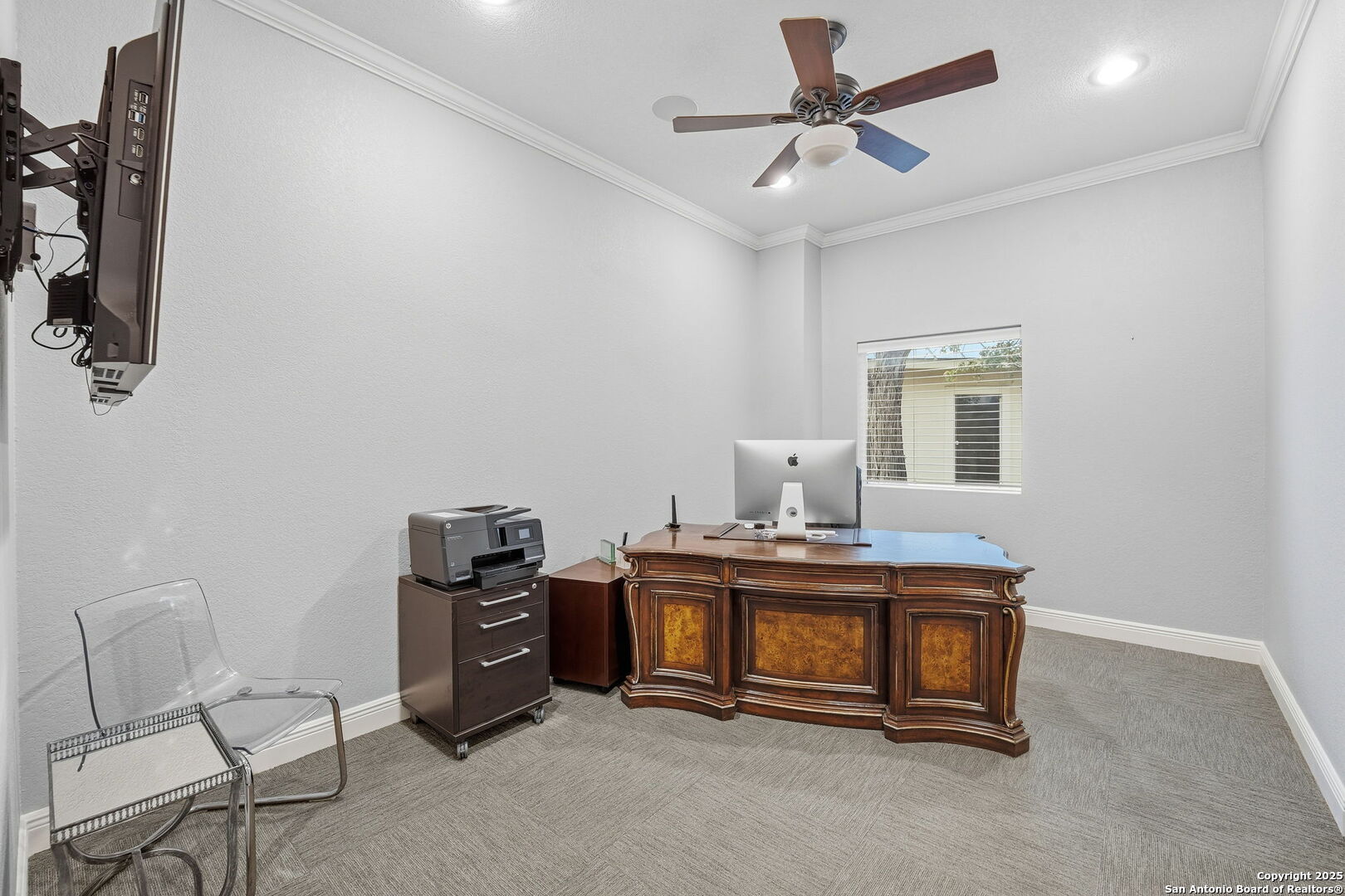 15303 Huebner Unit: 3