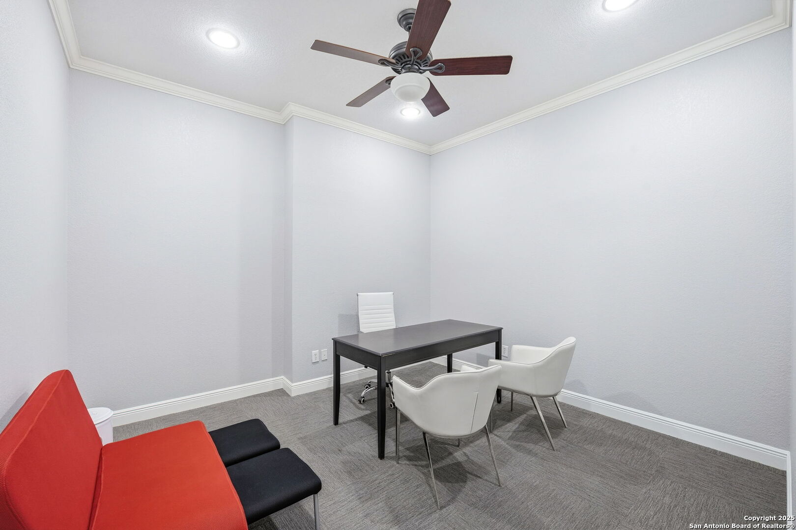 15303 Huebner Unit: 3