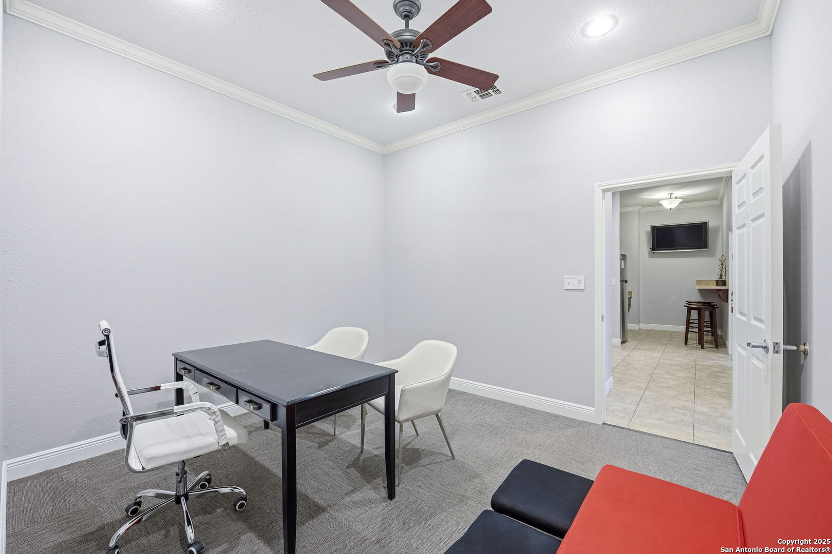 15303 Huebner Unit: 3