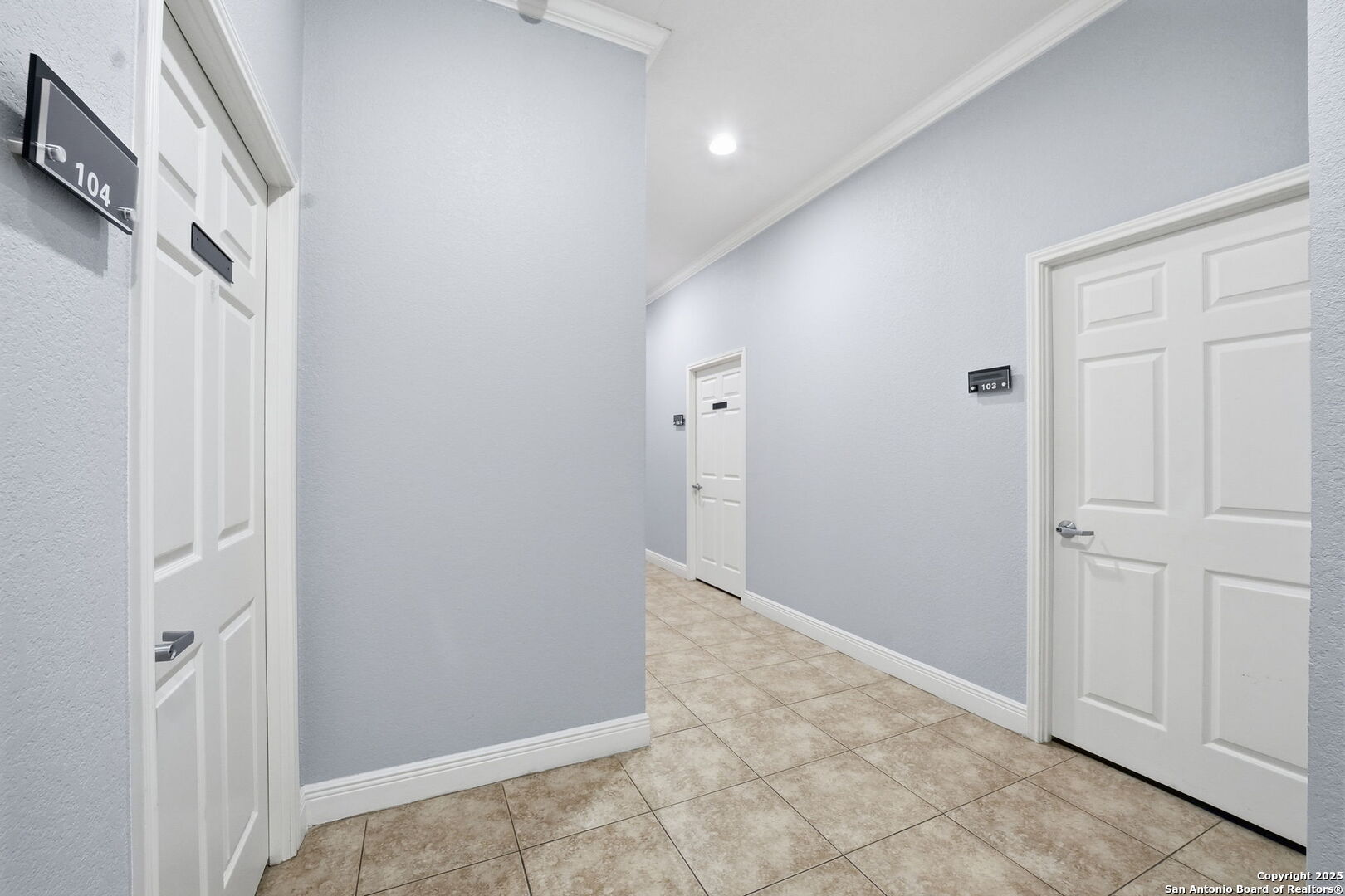 15303 Huebner Unit: 3