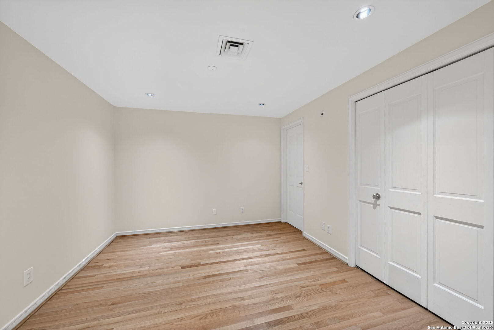 200 Patterson Unit: APT 210