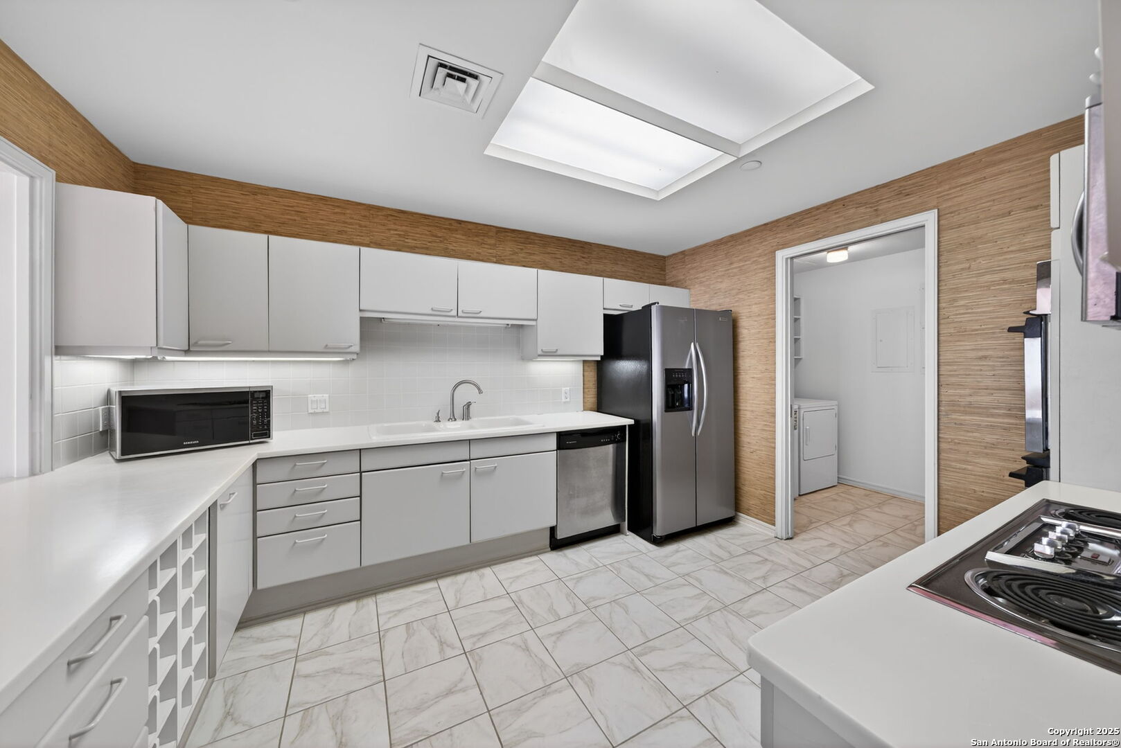 200 Patterson Unit: APT 210