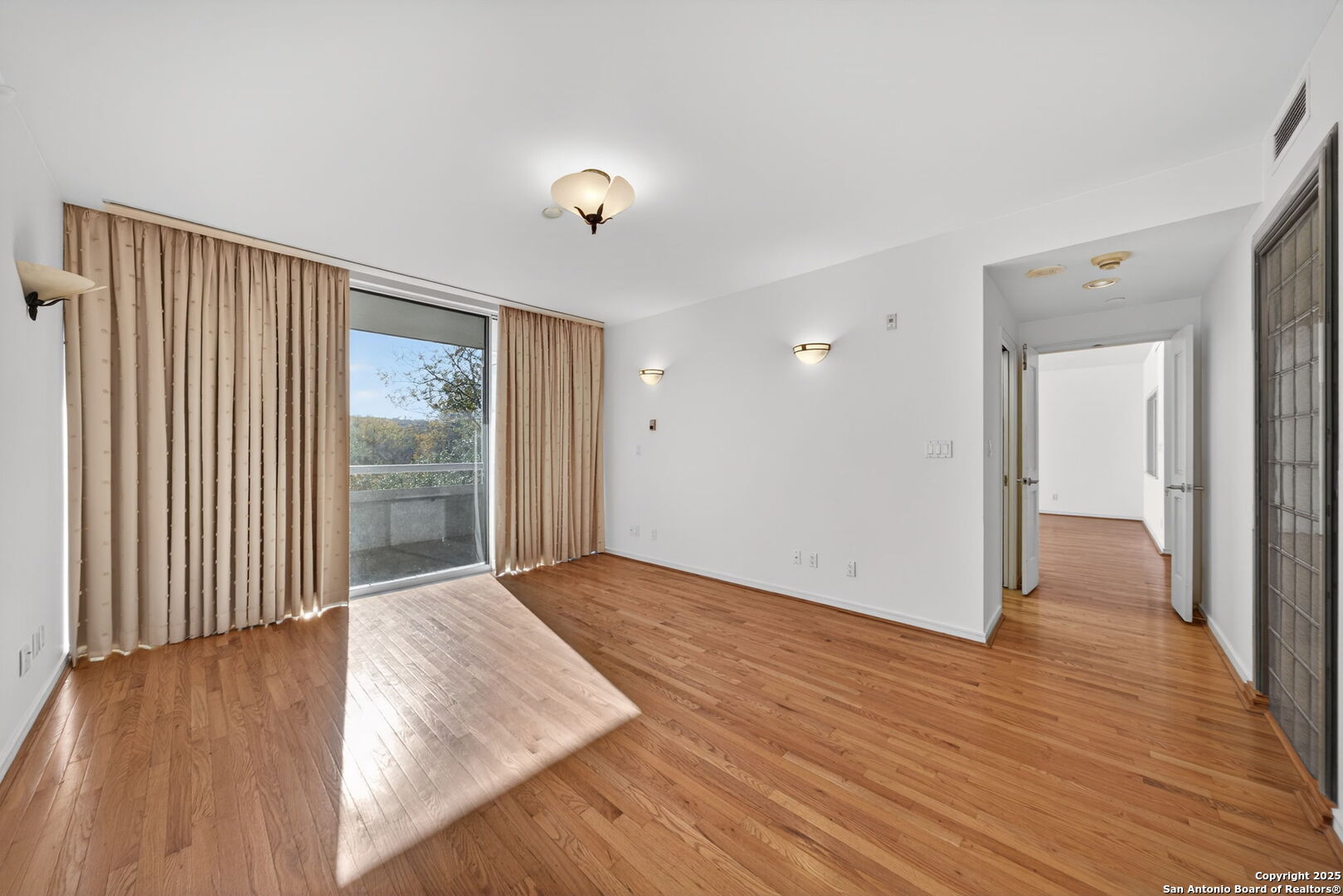200 Patterson Unit: APT 210