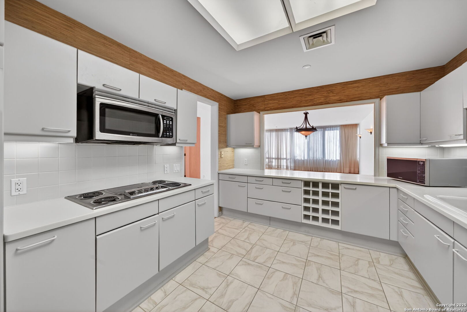 200 Patterson Unit: APT 210