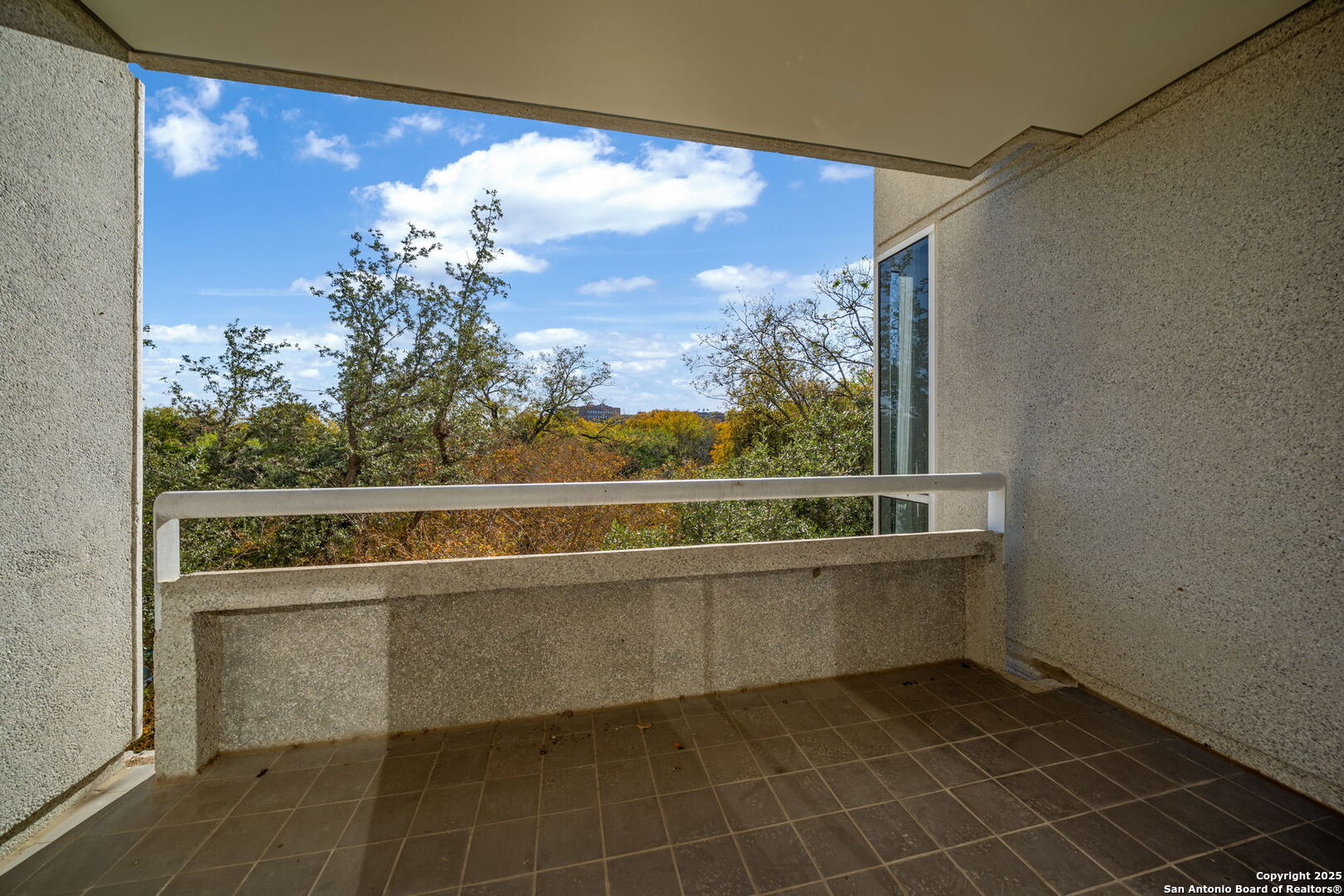 200 Patterson Unit: APT 210