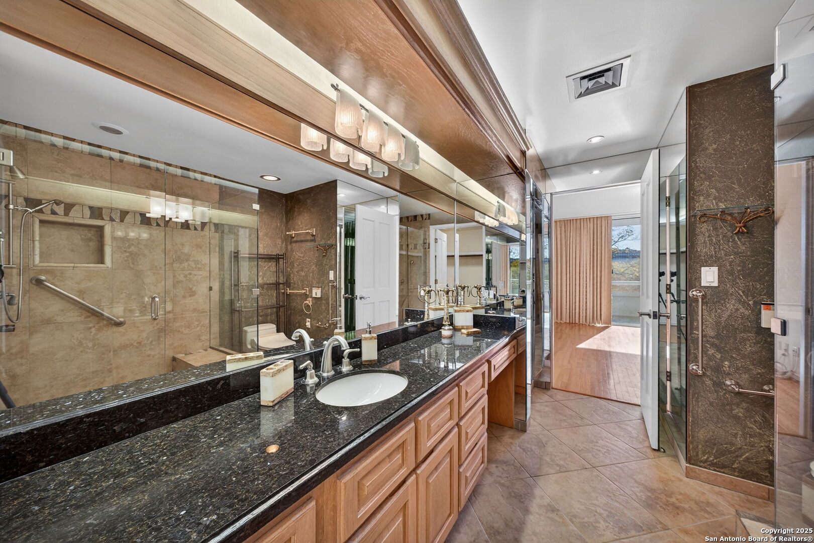 200 Patterson Unit: APT 210