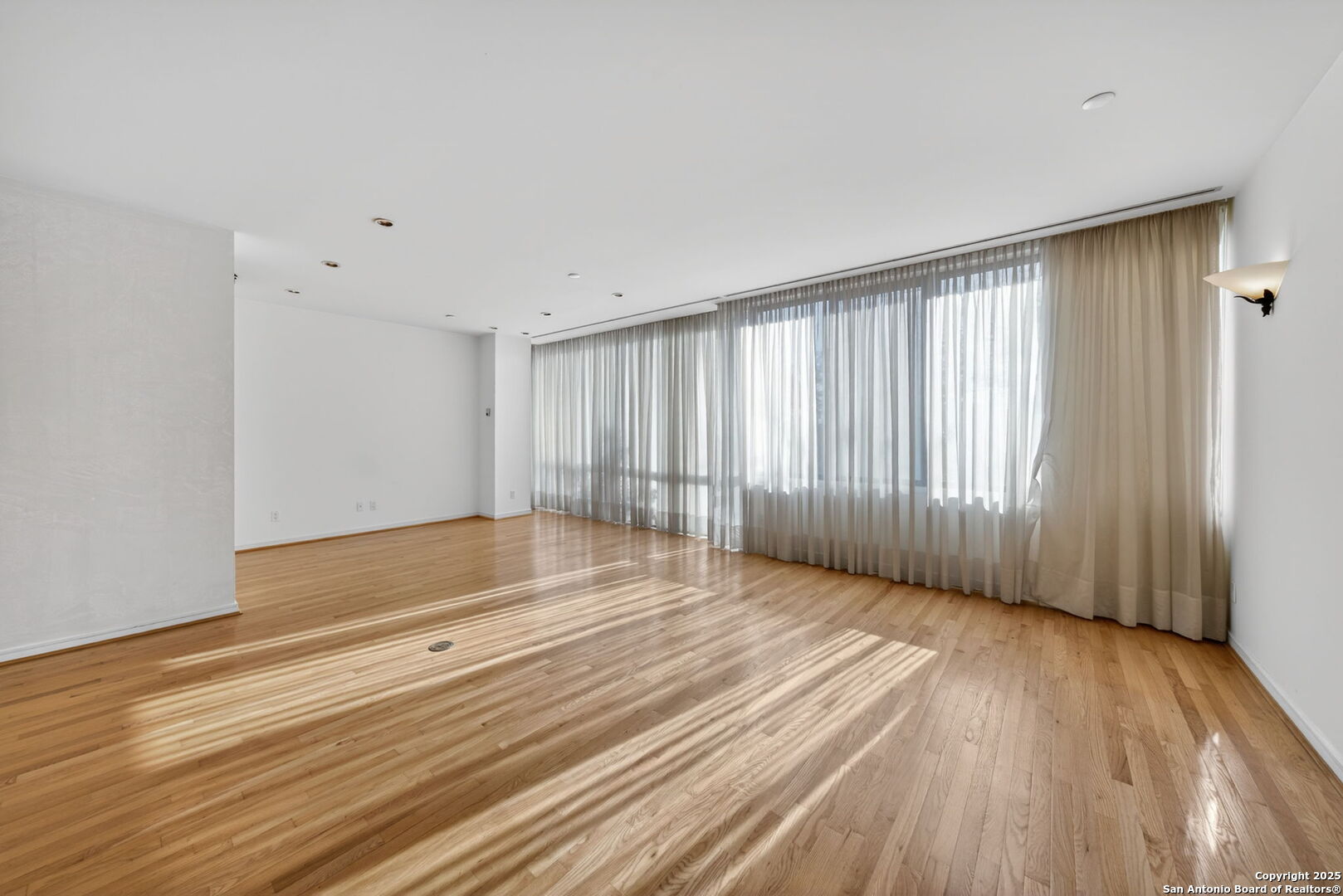 200 Patterson Unit: APT 210