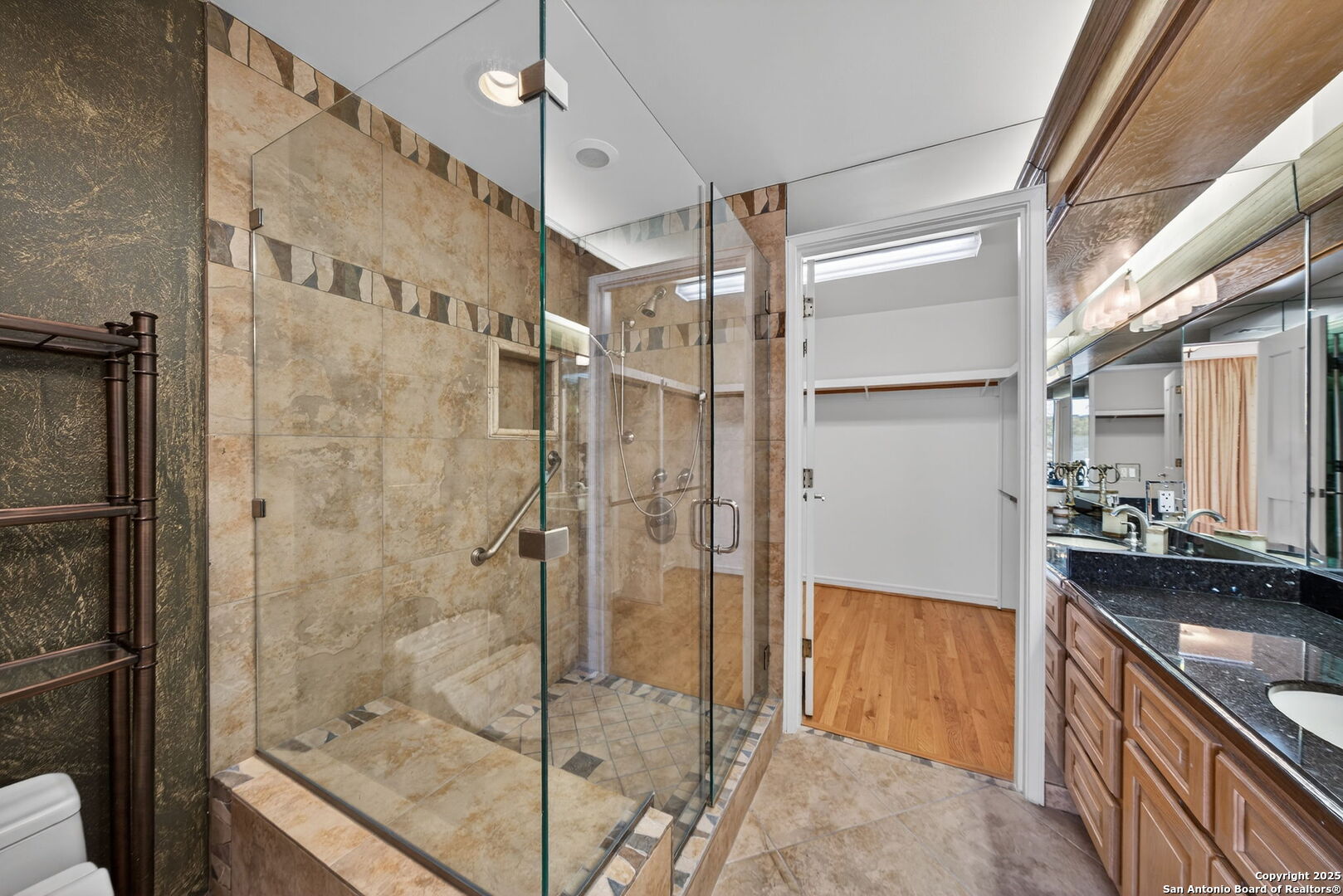 200 Patterson Unit: APT 210