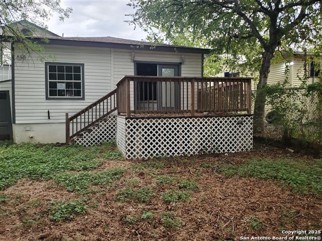 2118 Burnet