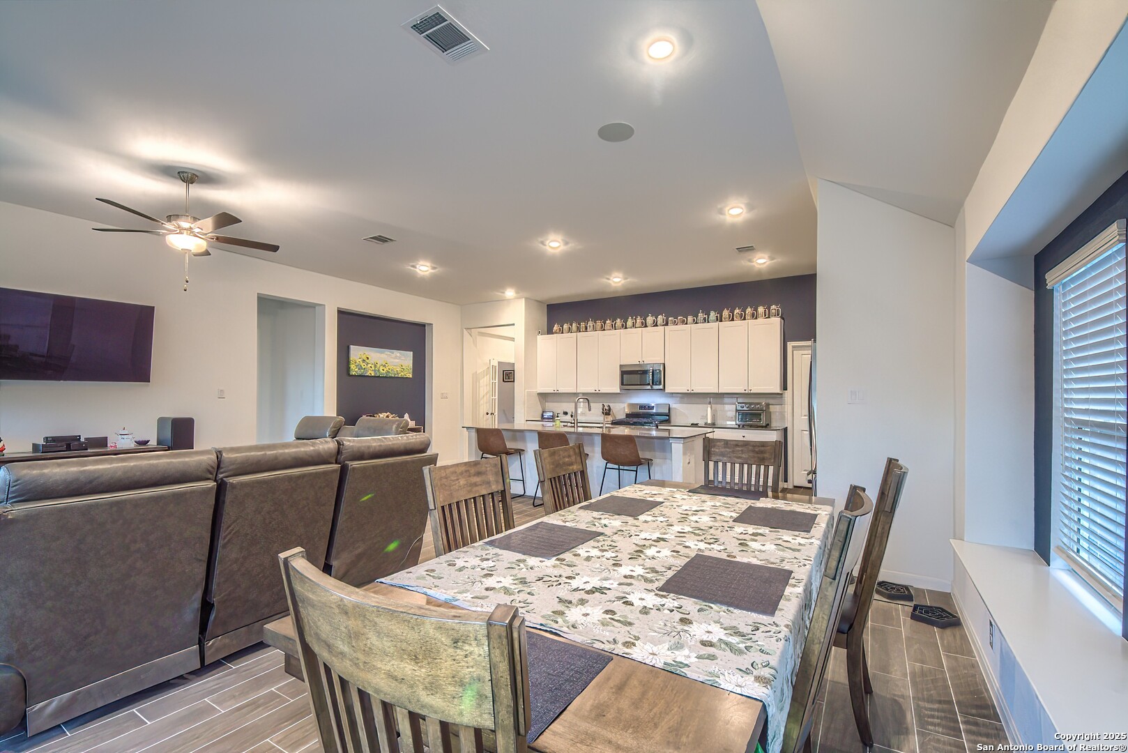 6037 Cerulean Ln