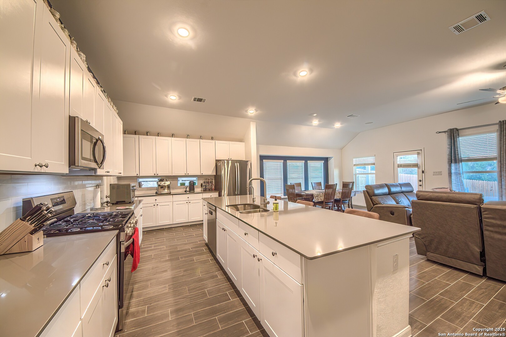 6037 Cerulean Ln
