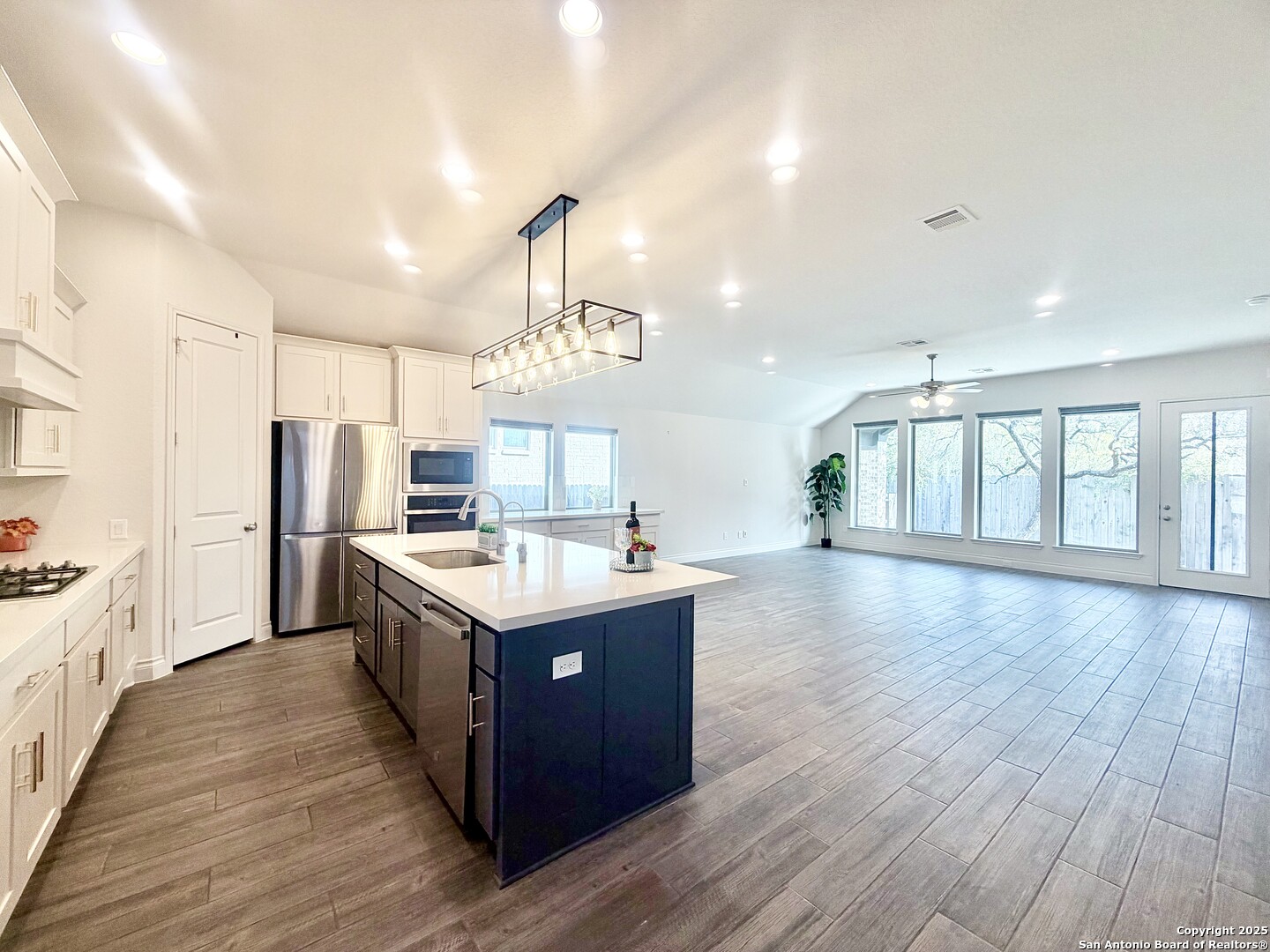 1470 Pitcher Bend