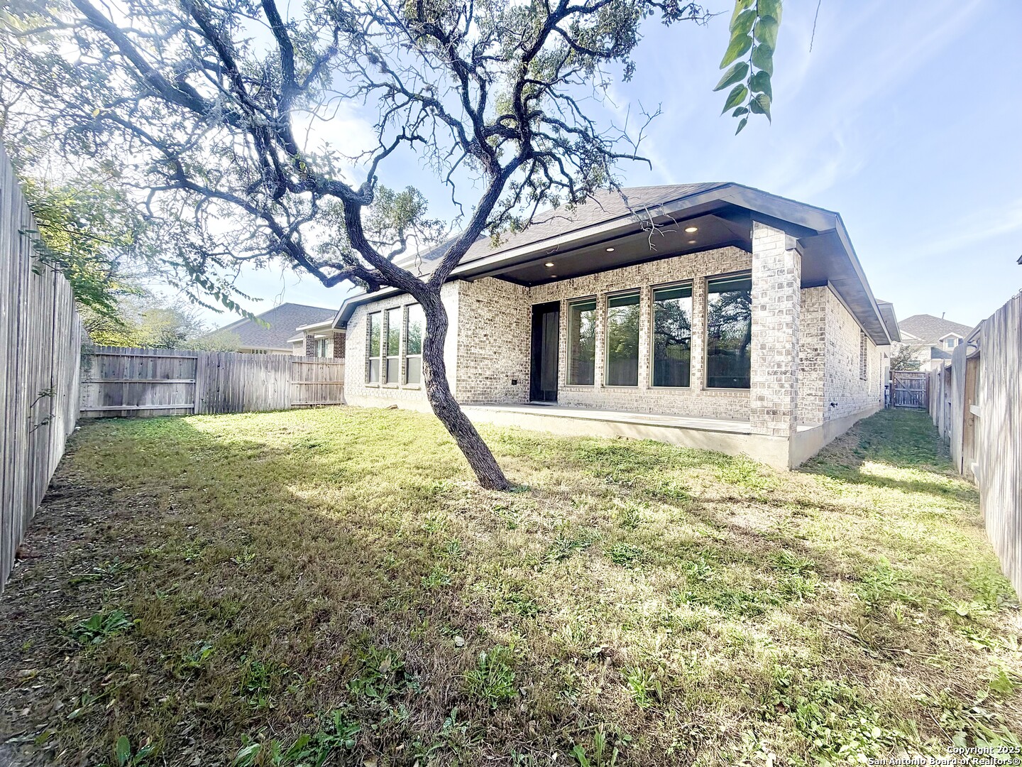 1470 Pitcher Bend