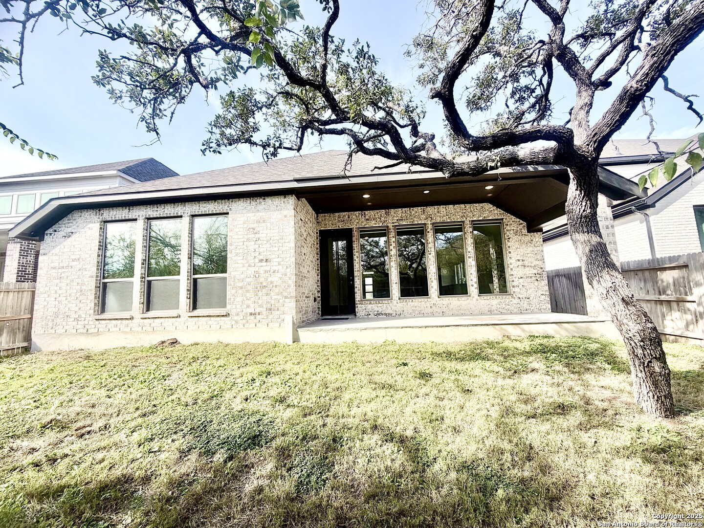 1470 Pitcher Bend