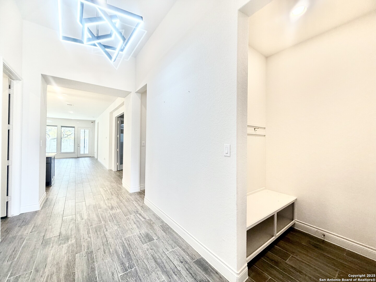 1470 Pitcher Bend