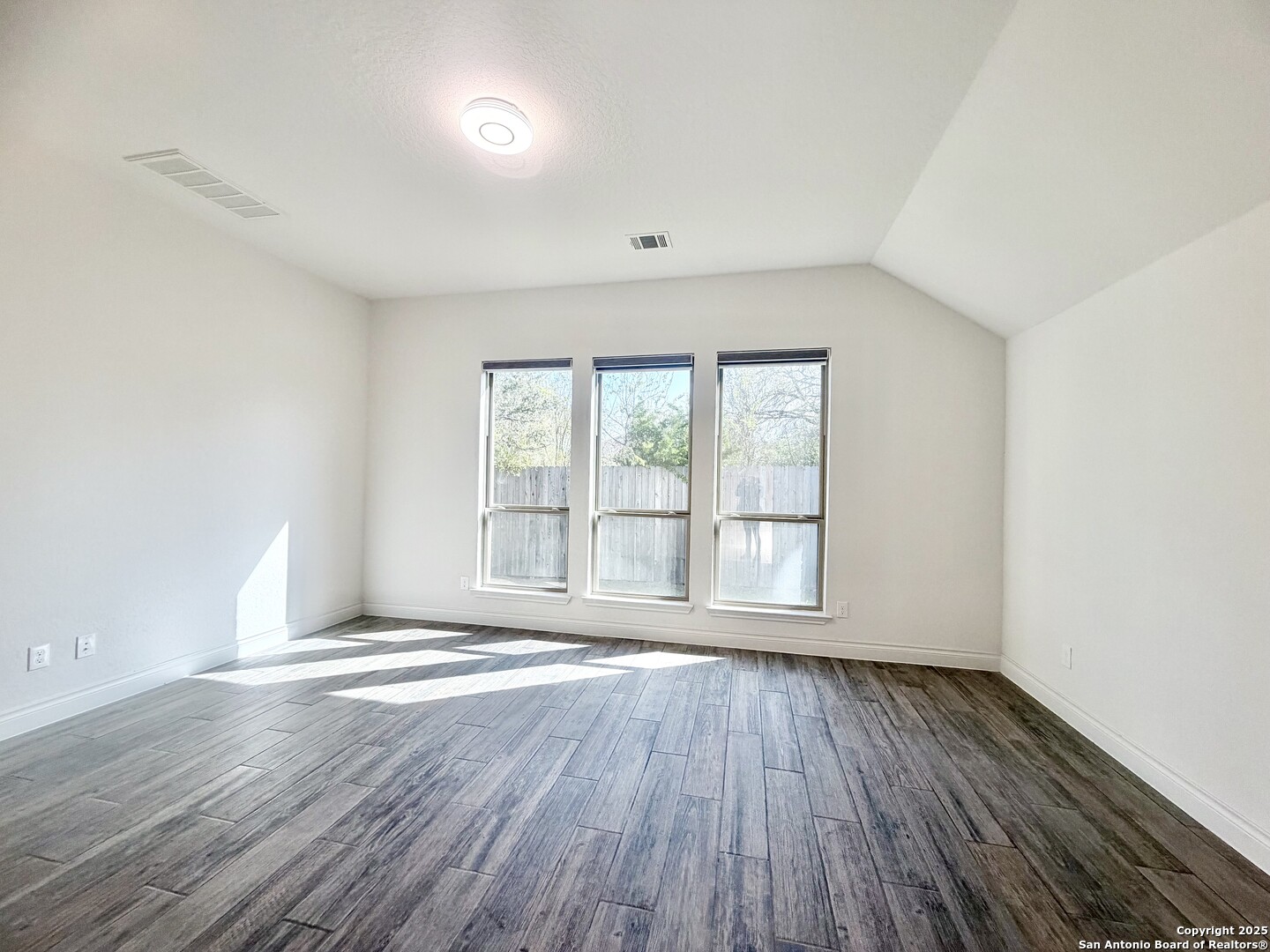 1470 Pitcher Bend