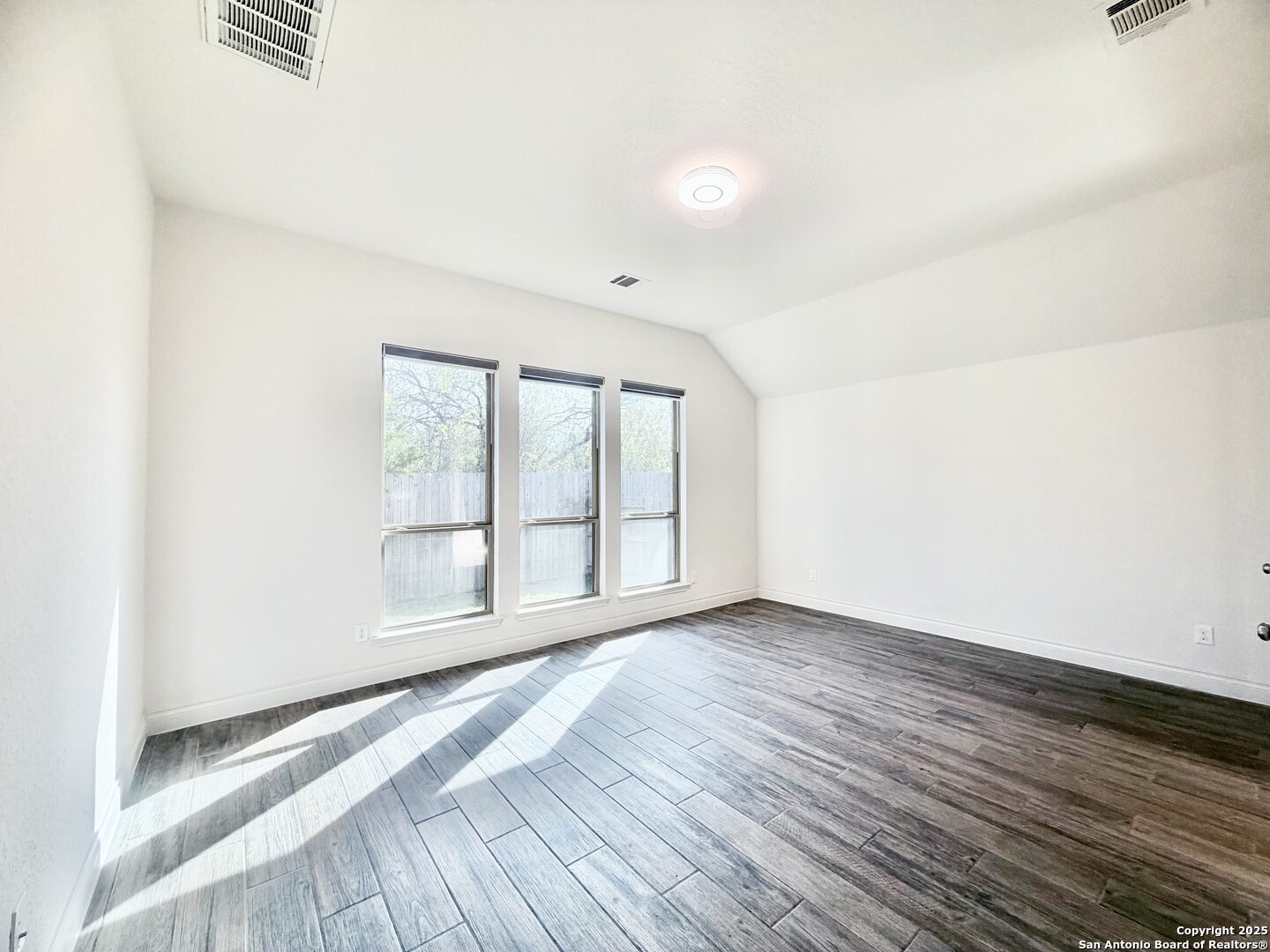 1470 Pitcher Bend