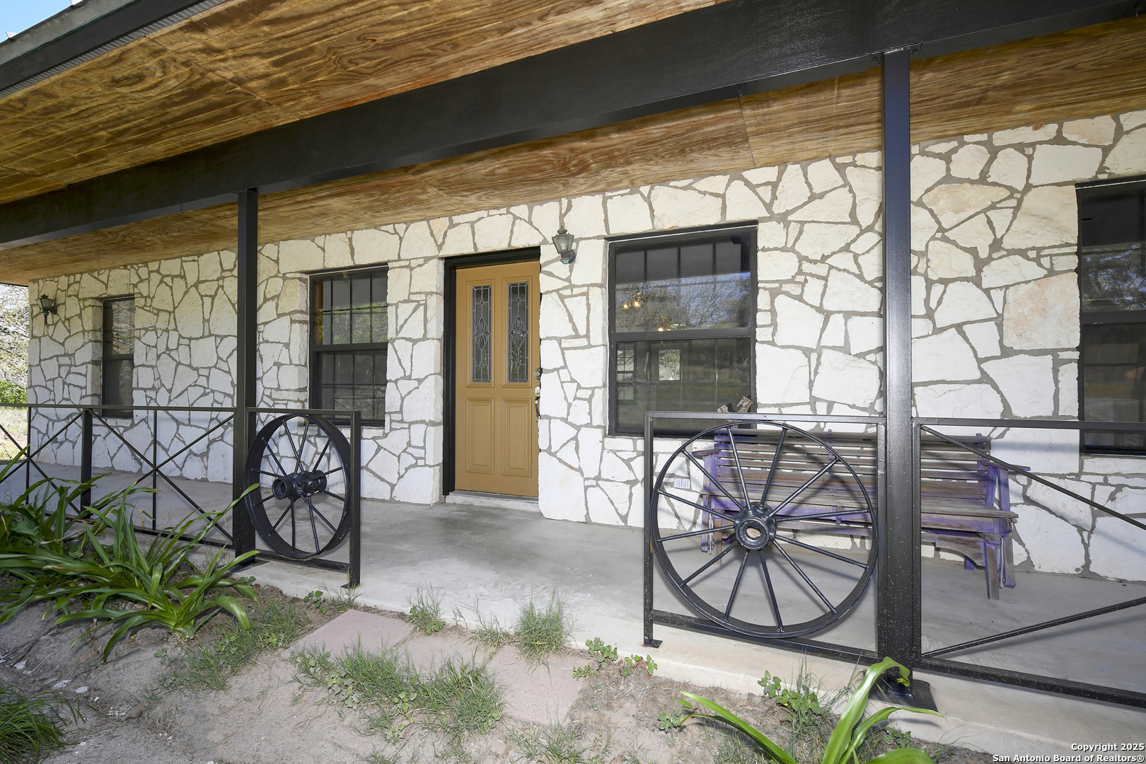 904 Eagle Creek