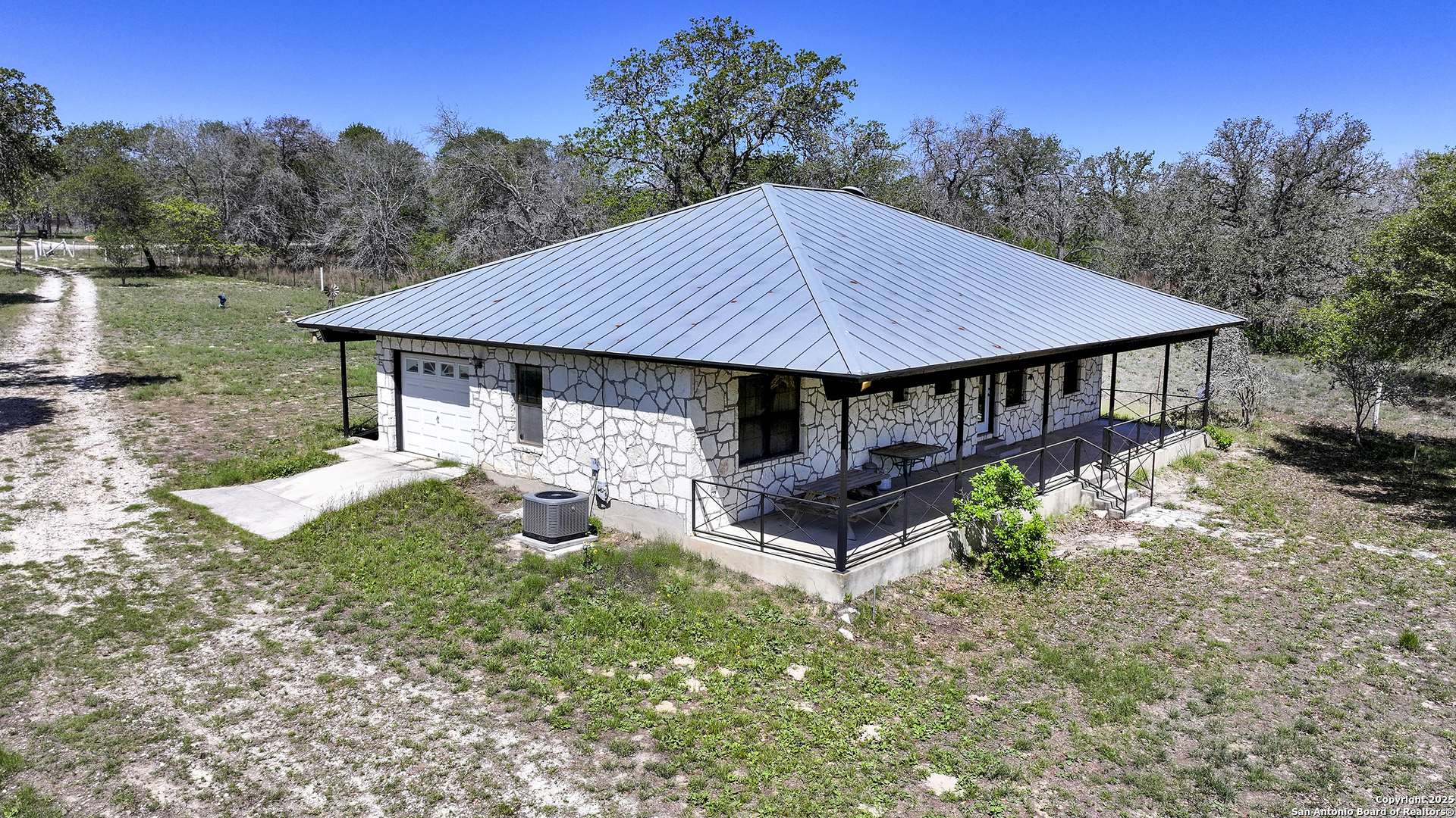 904 Eagle Creek