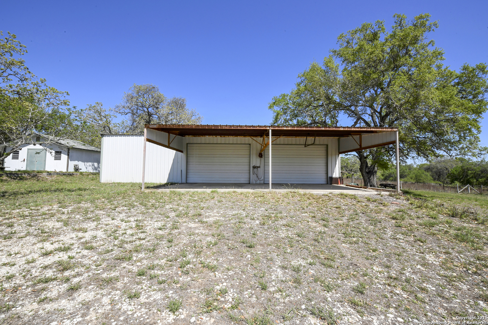 904 Eagle Creek