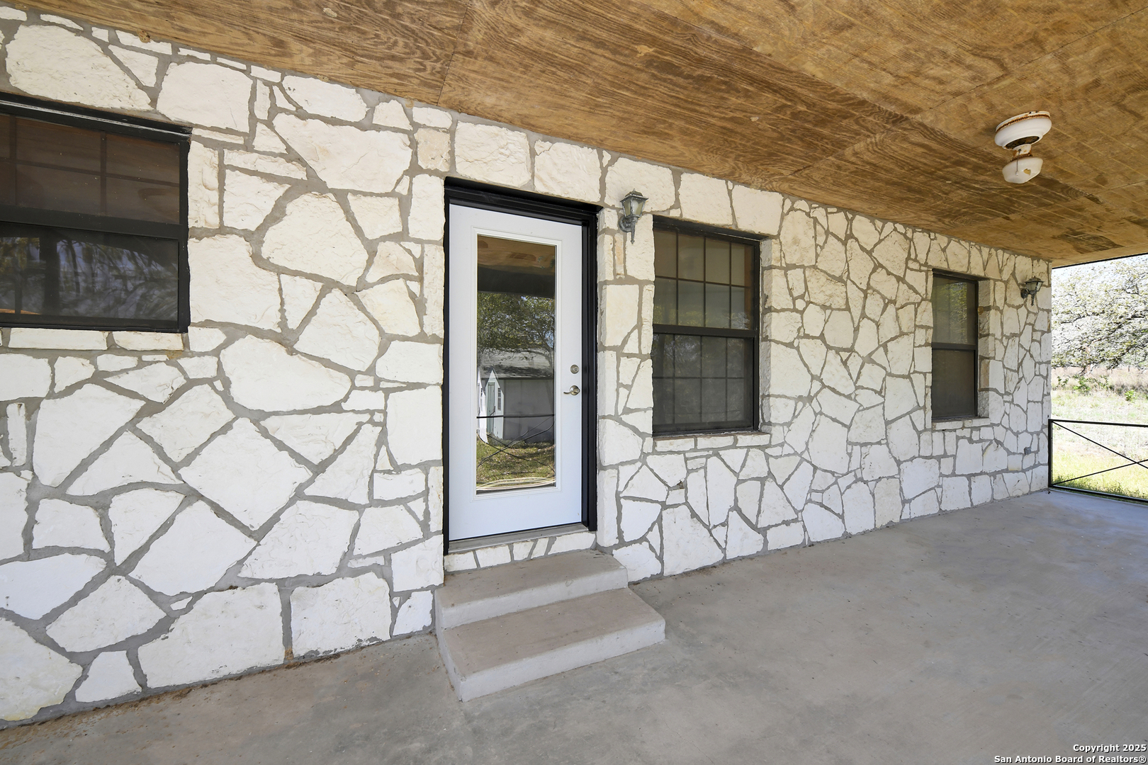 904 Eagle Creek
