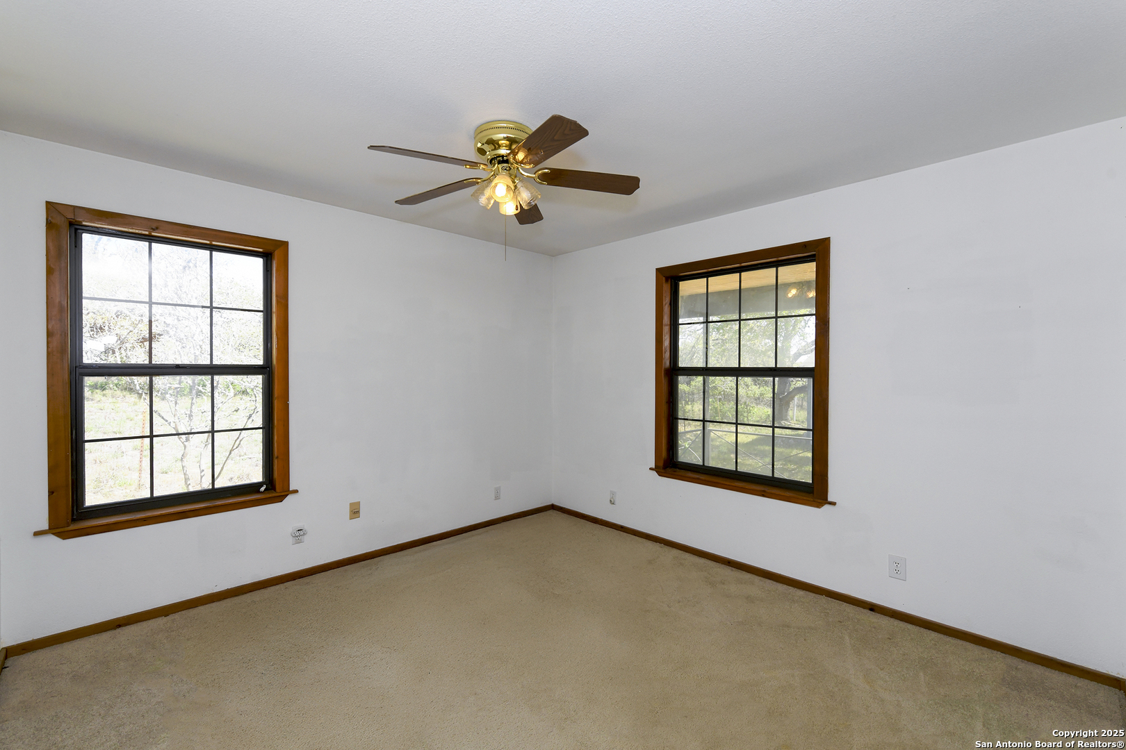 904 Eagle Creek