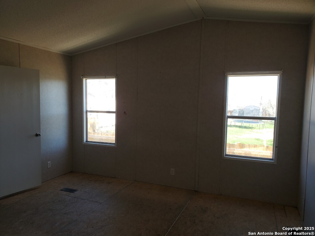 754 Kayroe Rd