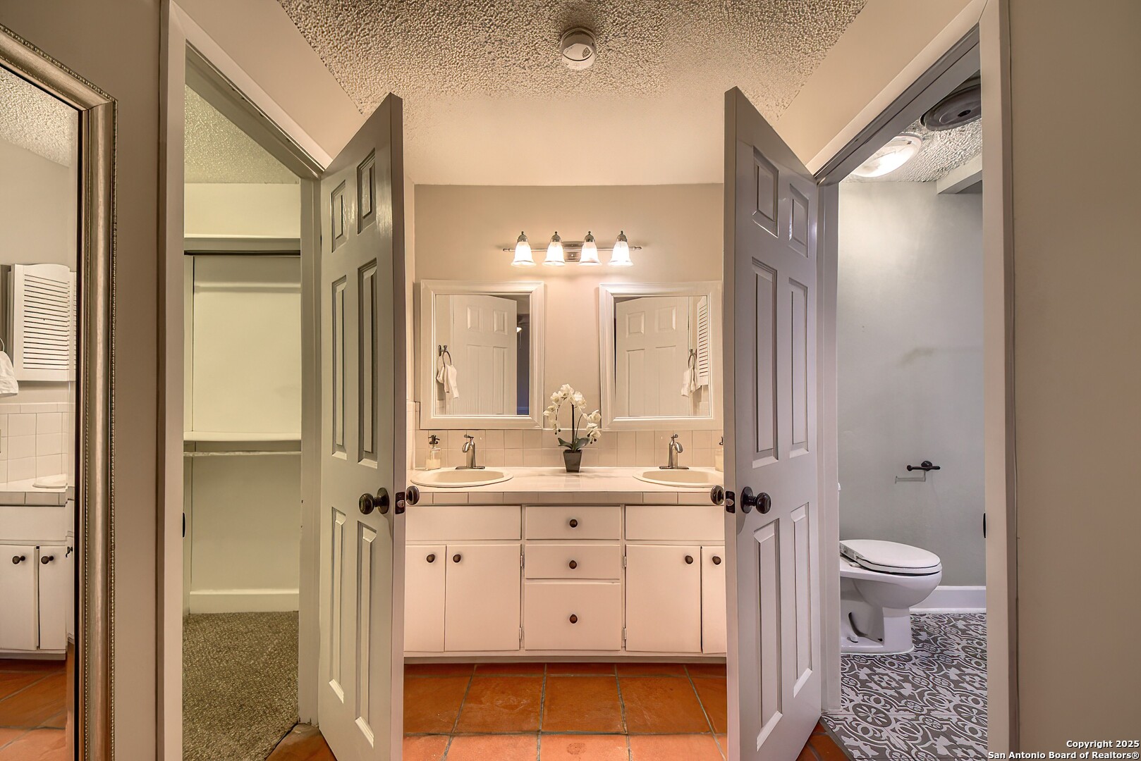 1734 Mountjoy