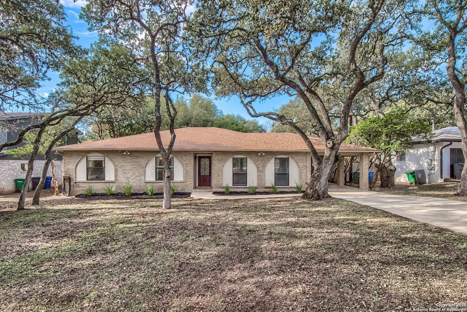 1734 Mountjoy