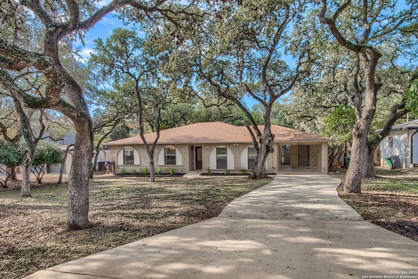 1734 Mountjoy