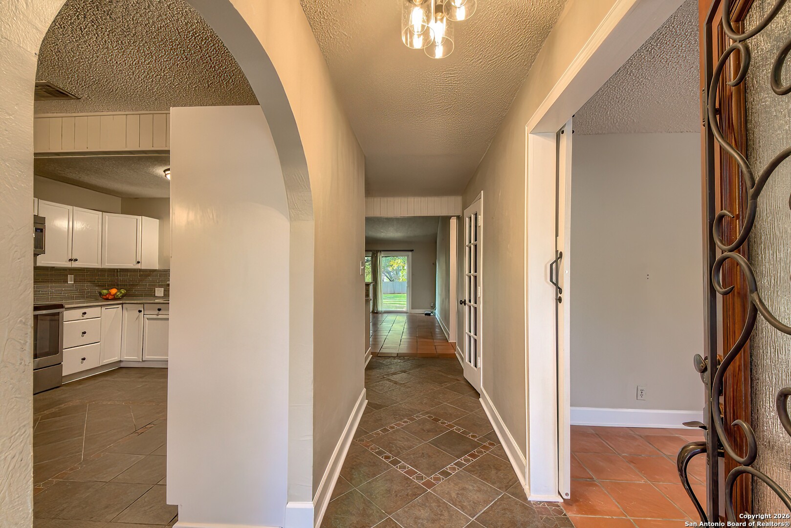 1734 Mountjoy
