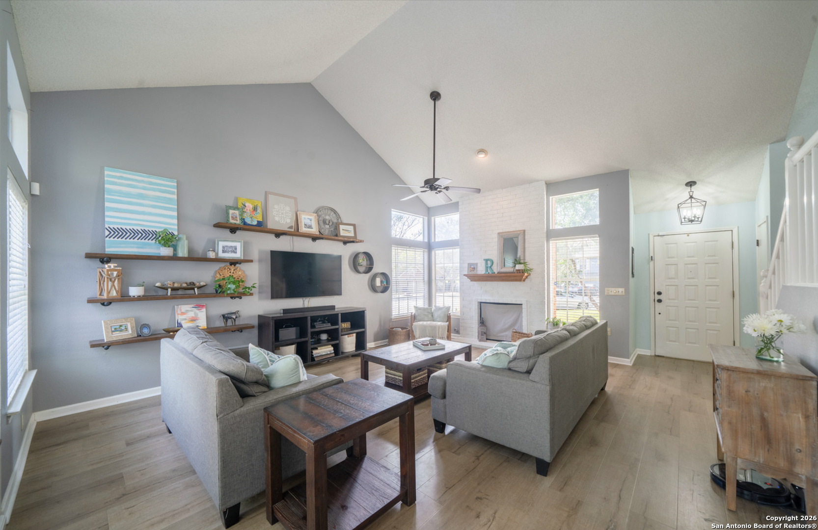 2435 Pendant Oak