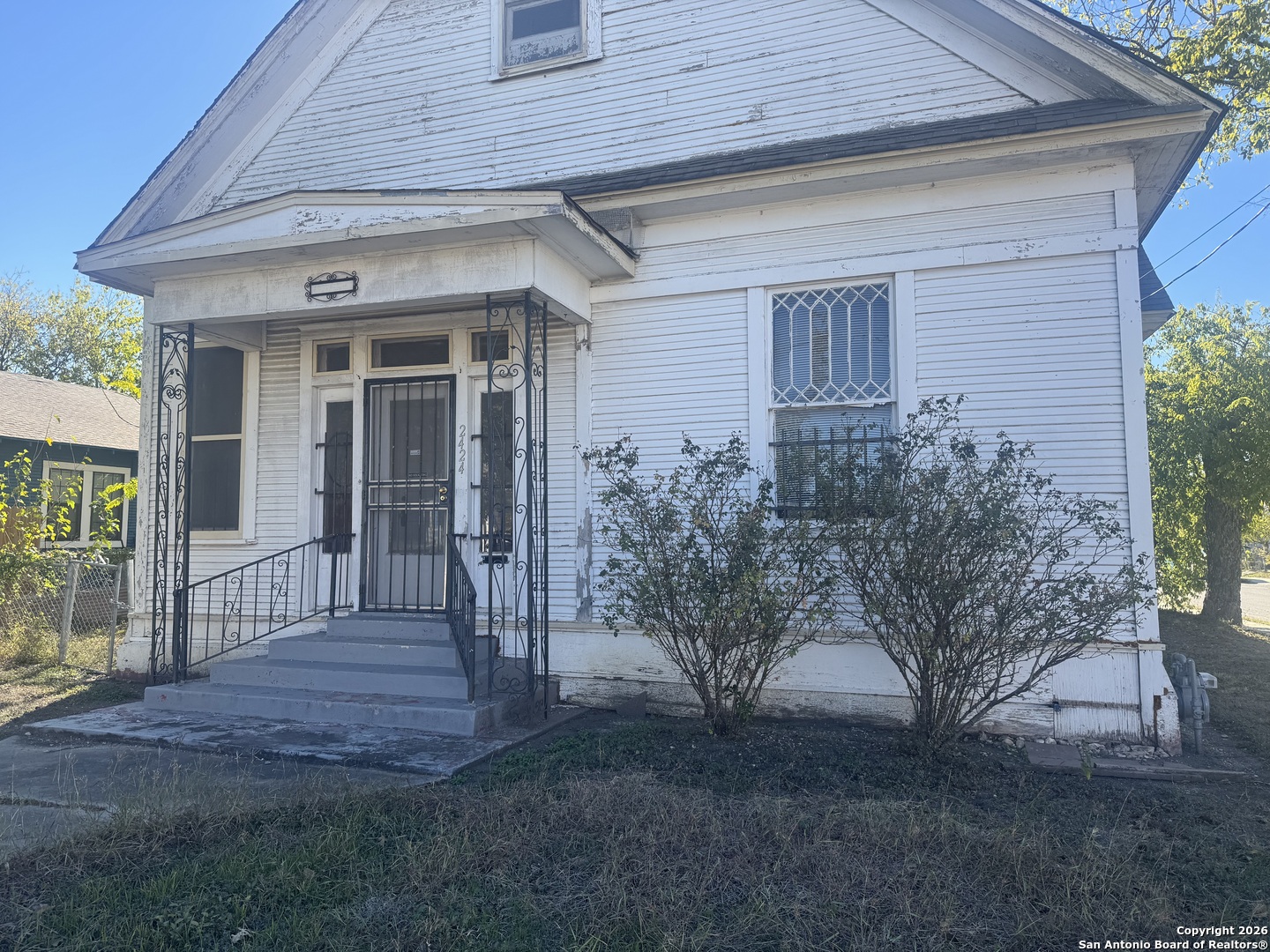 2424 Buena Vista