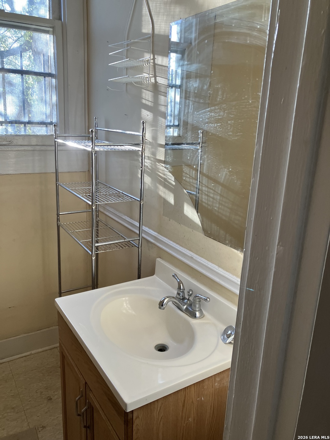 2424 Buena Vista
