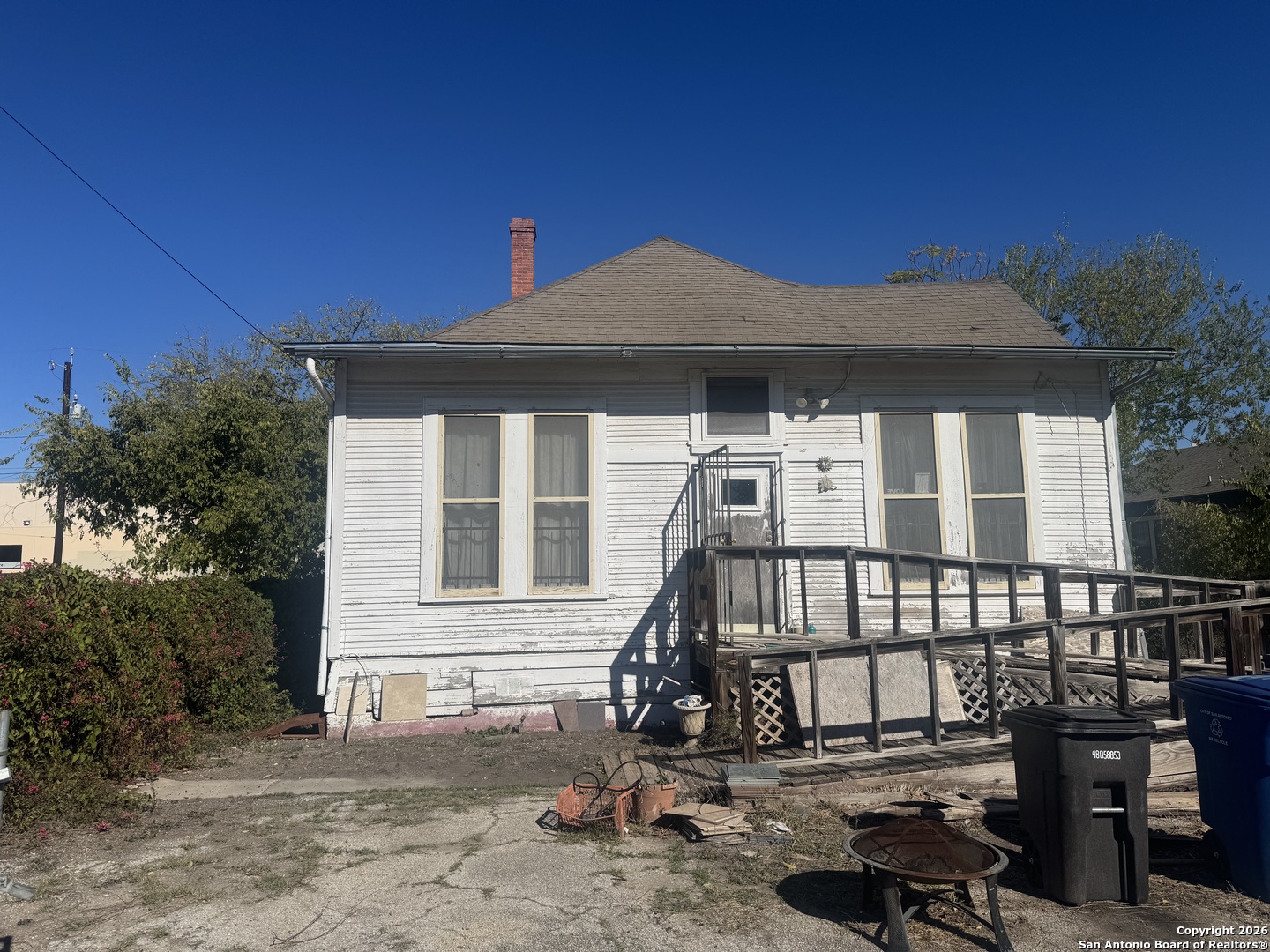 2424 Buena Vista