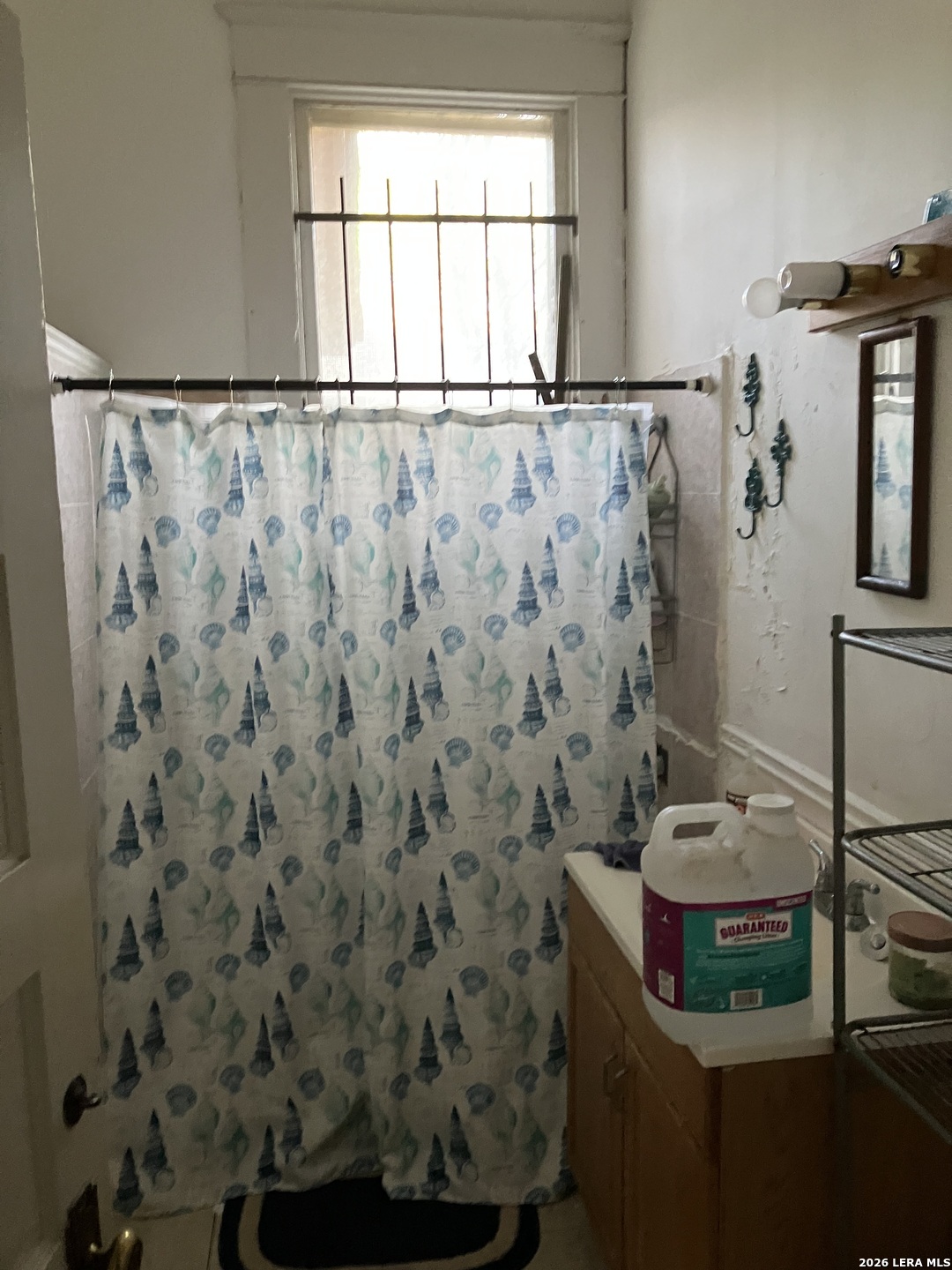 2424 Buena Vista