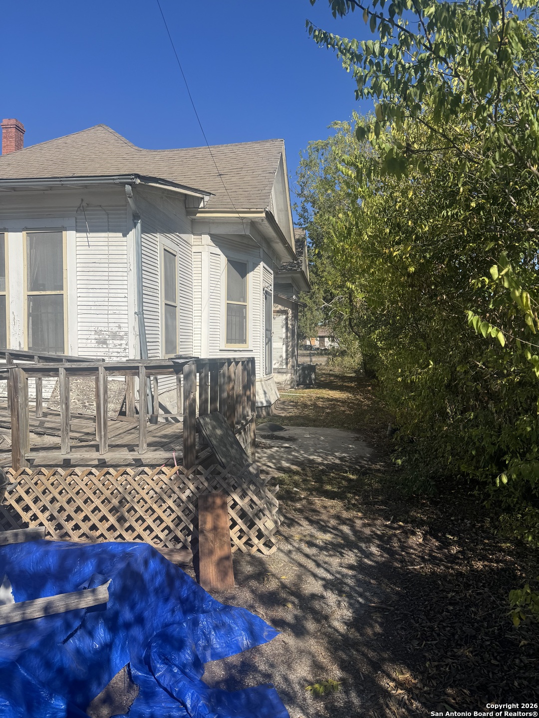 2424 Buena Vista