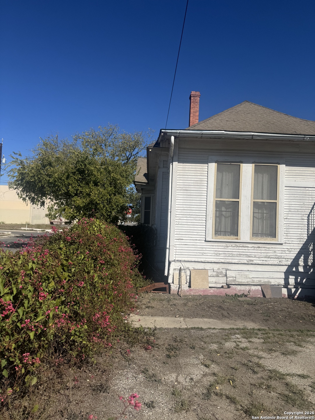2424 Buena Vista