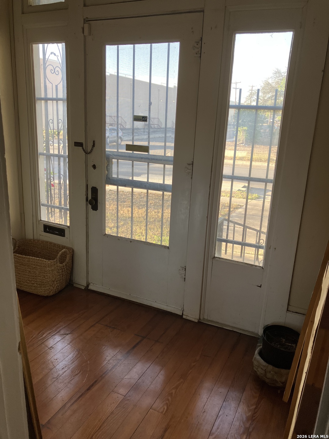 2424 Buena Vista