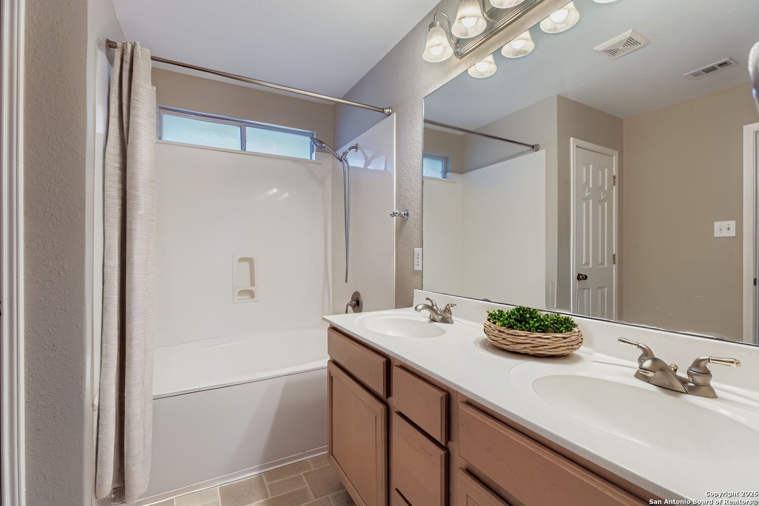 10307 Trotters Bay