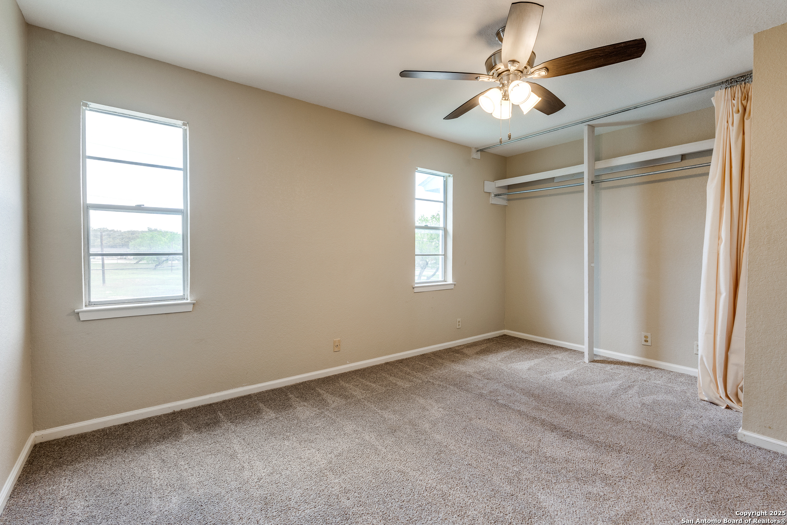 2811 Woodbury Unit: 405
