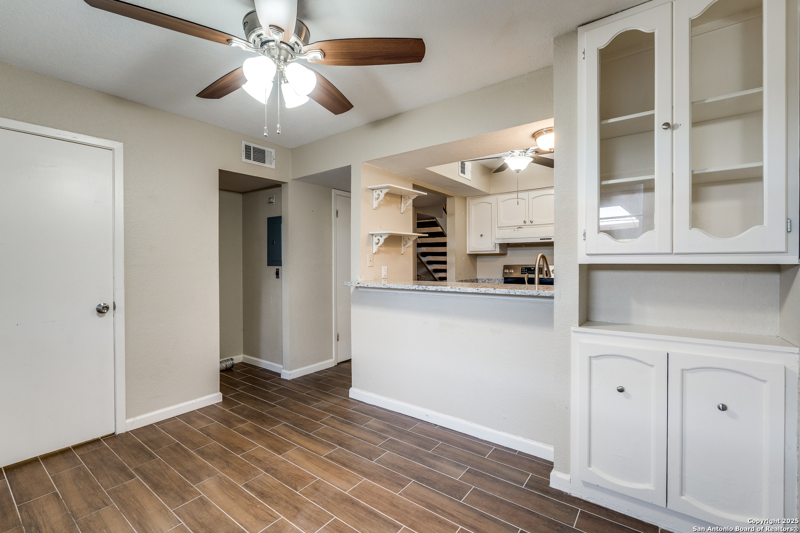 2811 Woodbury Unit: 405