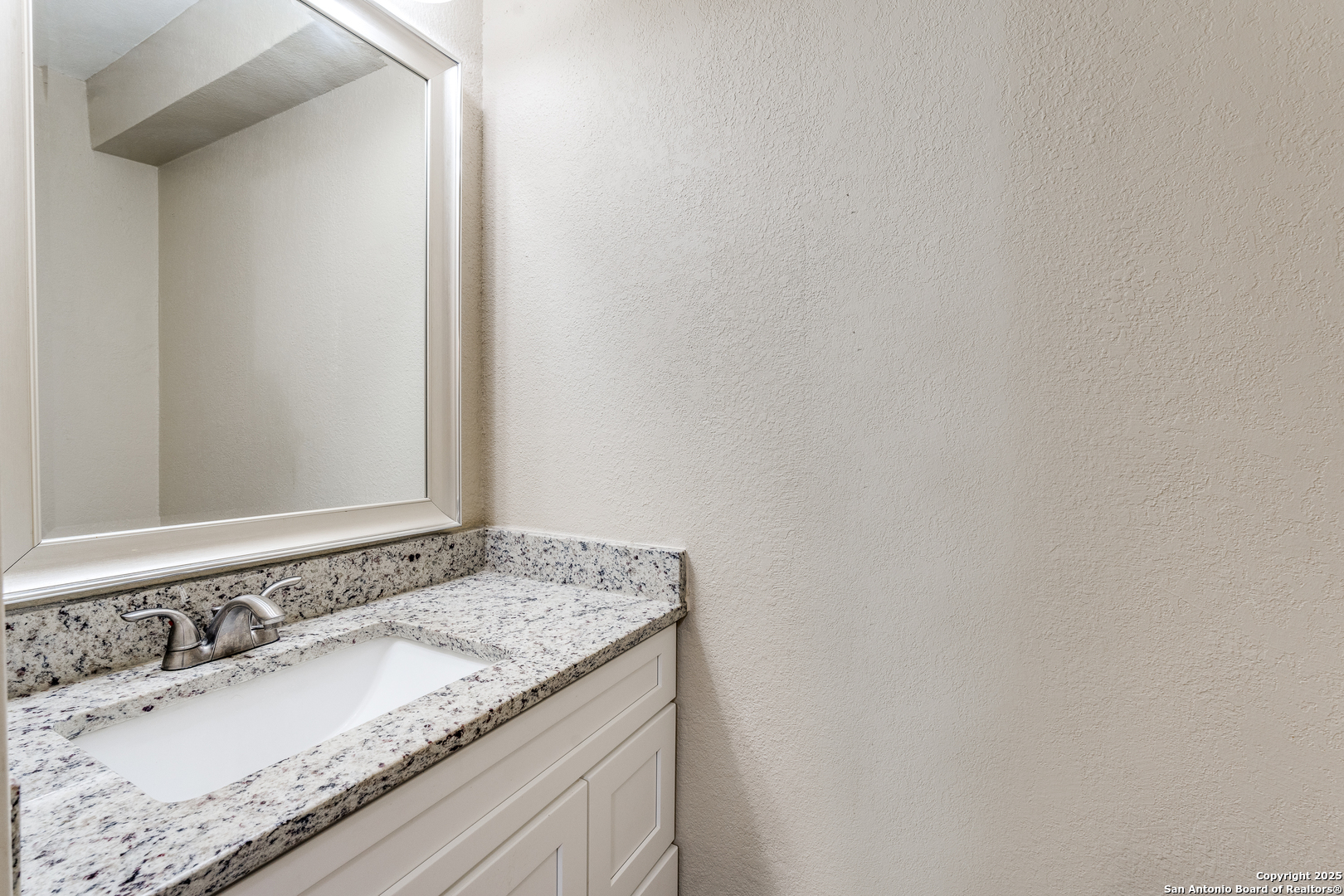 2811 Woodbury Unit: 405