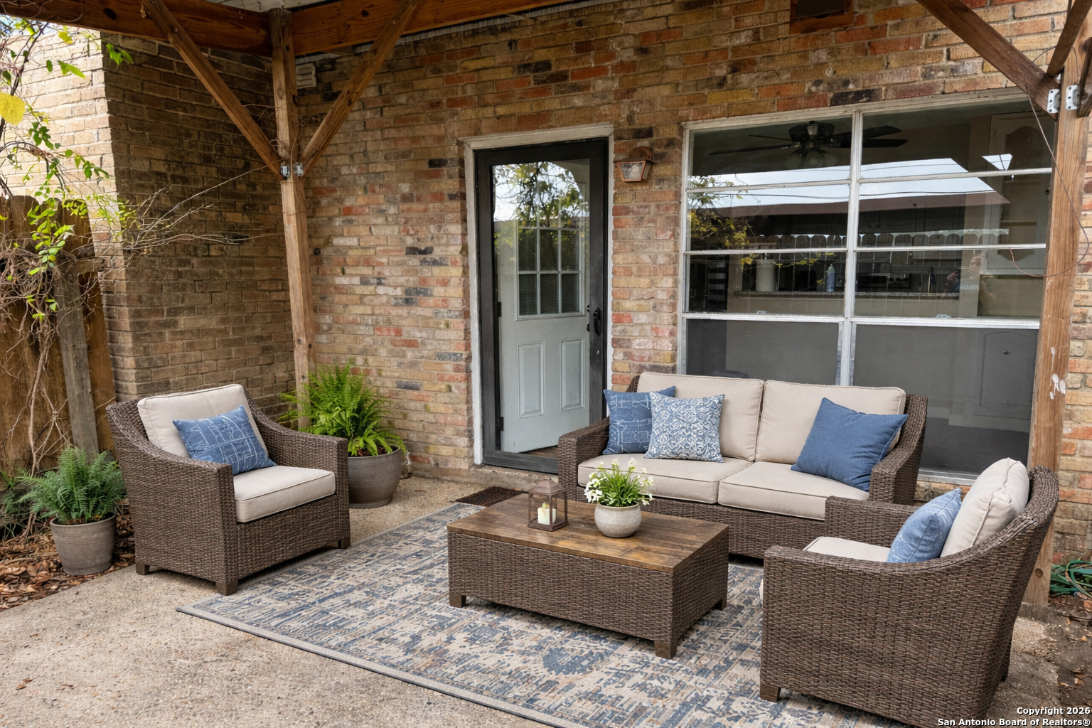 2811 Woodbury Unit: 405