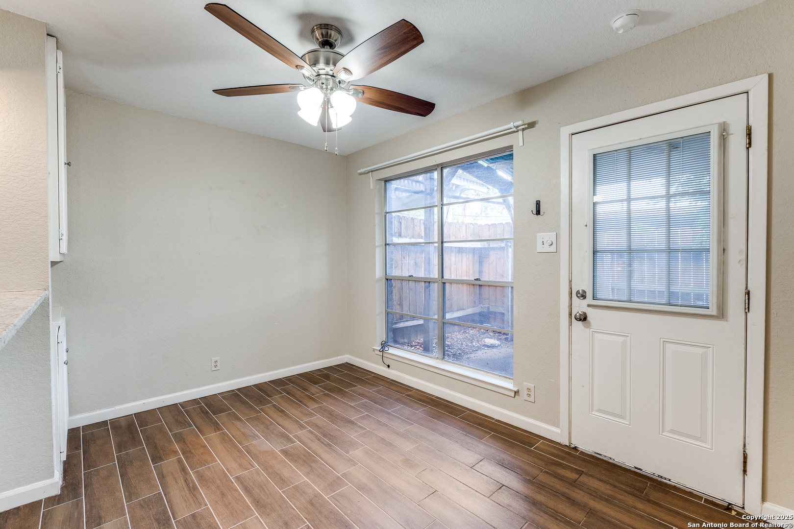 2811 Woodbury Unit: 405